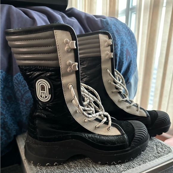 Coach Sydney booty Met NY - Picture 3 of 4